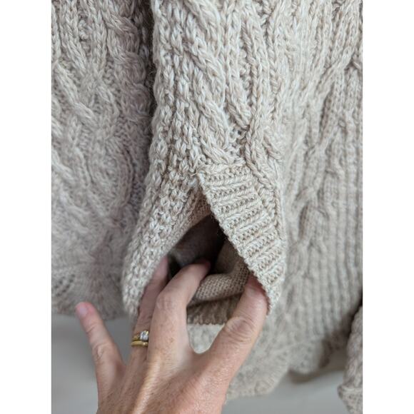 Aran Ireland Long Button Cardigan 100% Merino Wool Womens Size: S - Picture 3 of 9